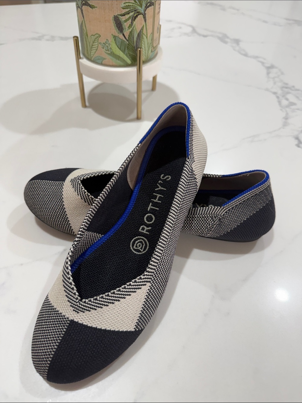 Plaid Rothy’s Flats— Round toe Plaid size 6